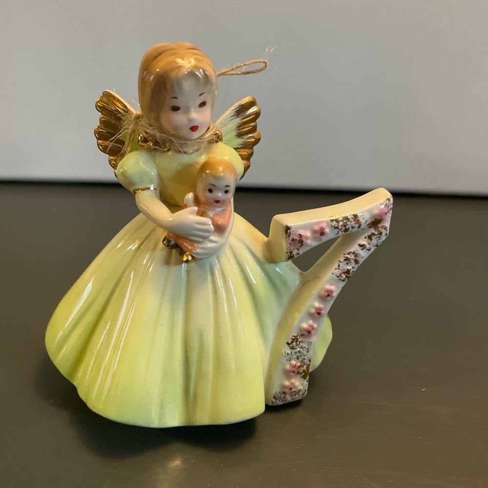 Vintage Josef Originals yellow Angel Figurine Birthday Number Seven